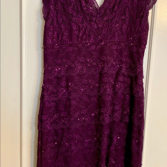 Dress - Picture 3 of 4